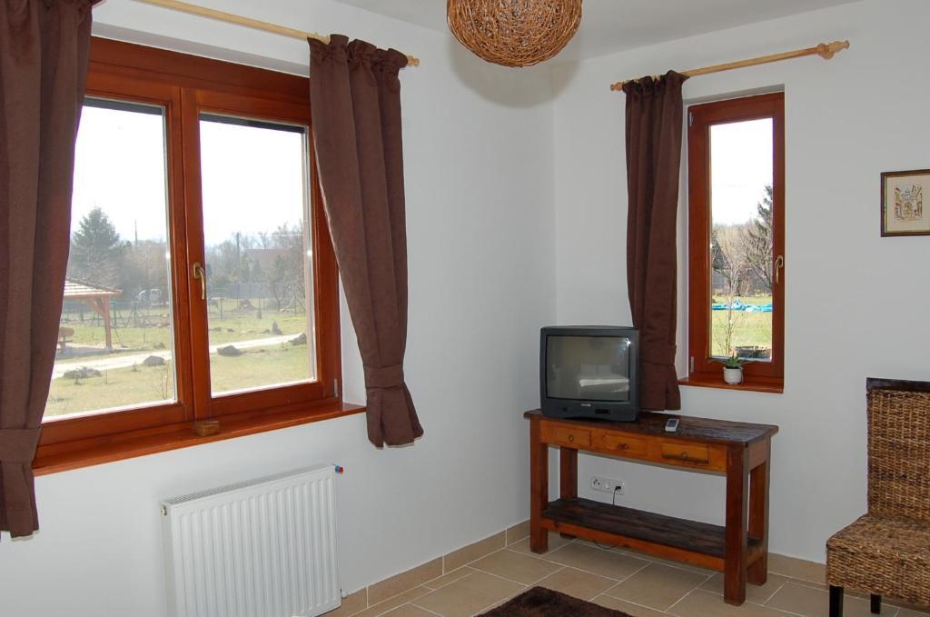 Malomdulo Farmhaz Konuk evi Pilisborosjenő Dış mekan fotoğraf